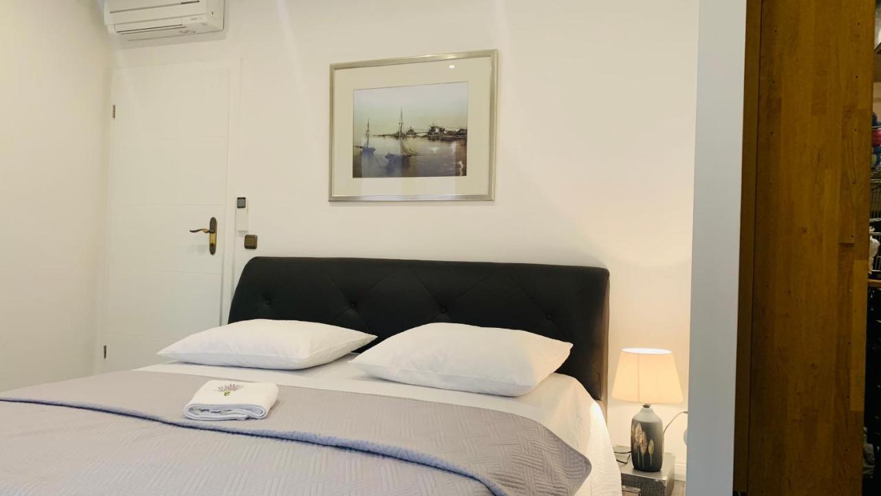 Villa Andrijana - Exclusively Yours - Family Getaway With Private Pool Kaštela Екстериор снимка