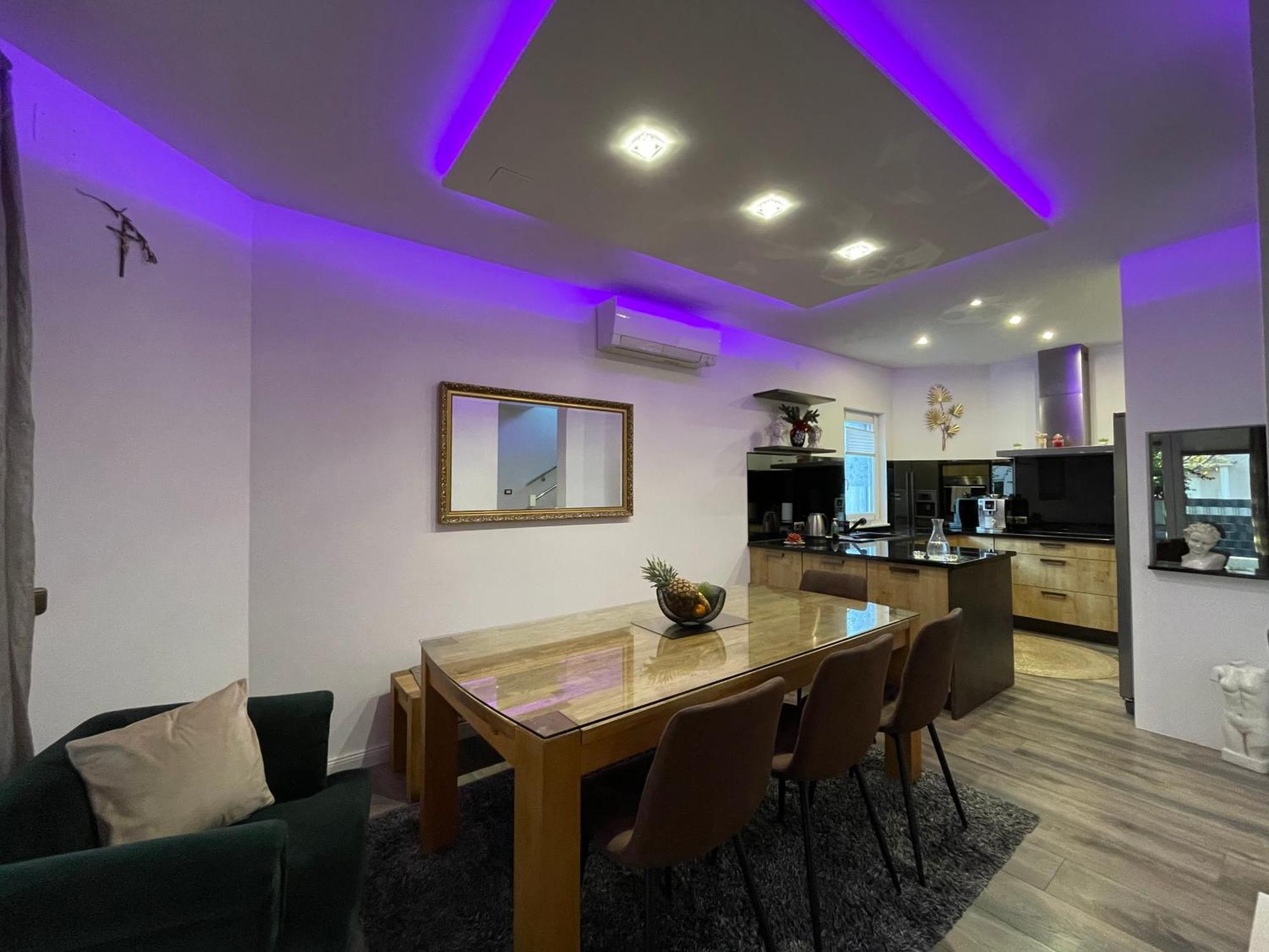 Villa Andrijana - Exclusively Yours - Family Getaway With Private Pool Kaštela Екстериор снимка