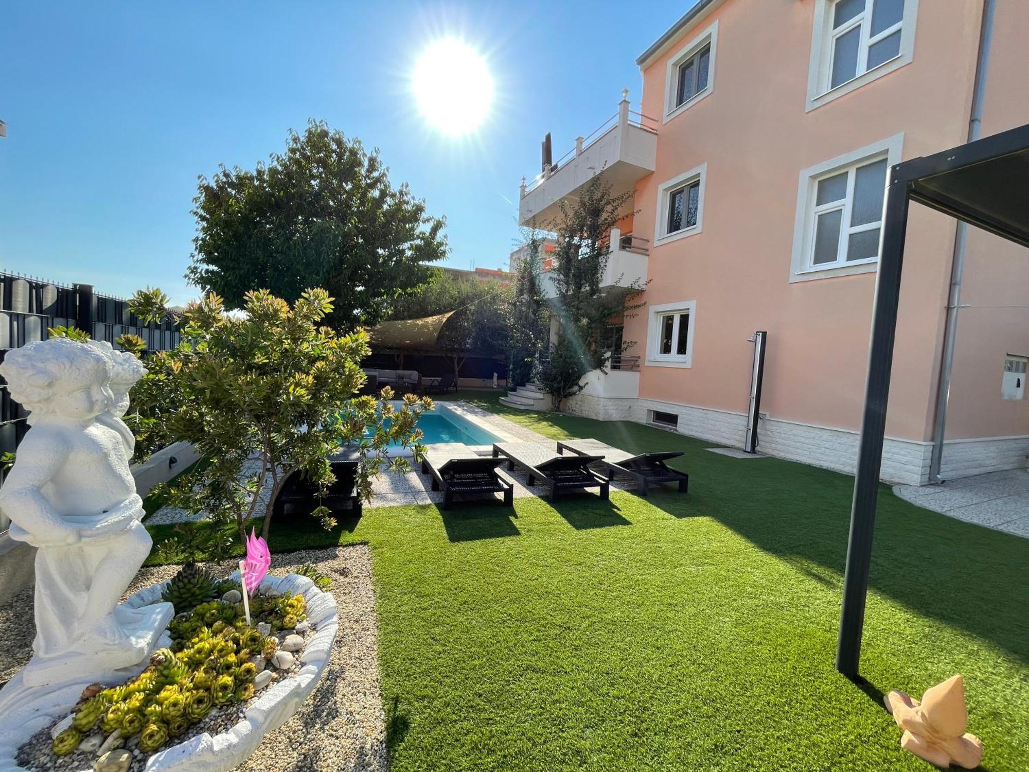 Villa Andrijana - Exclusively Yours - Family Getaway With Private Pool Kaštela Екстериор снимка