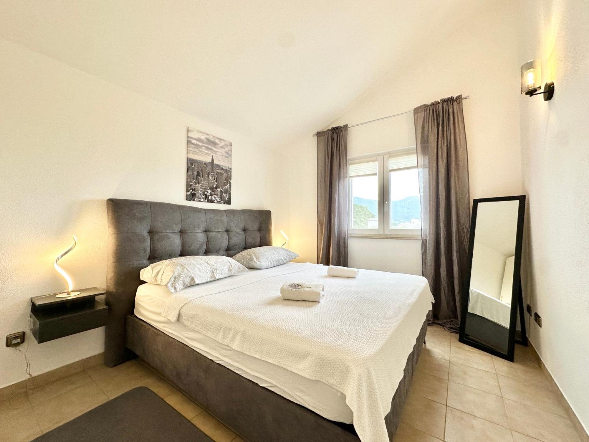 Villa Andrijana - Exclusively Yours - Family Getaway With Private Pool Kaštela Екстериор снимка