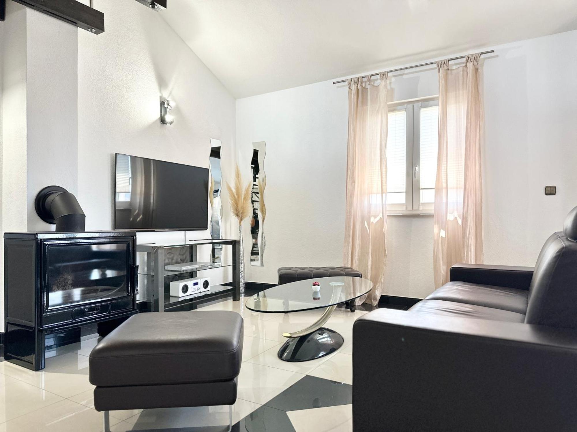 Villa Andrijana - Exclusively Yours - Family Getaway With Private Pool Kaštela Екстериор снимка