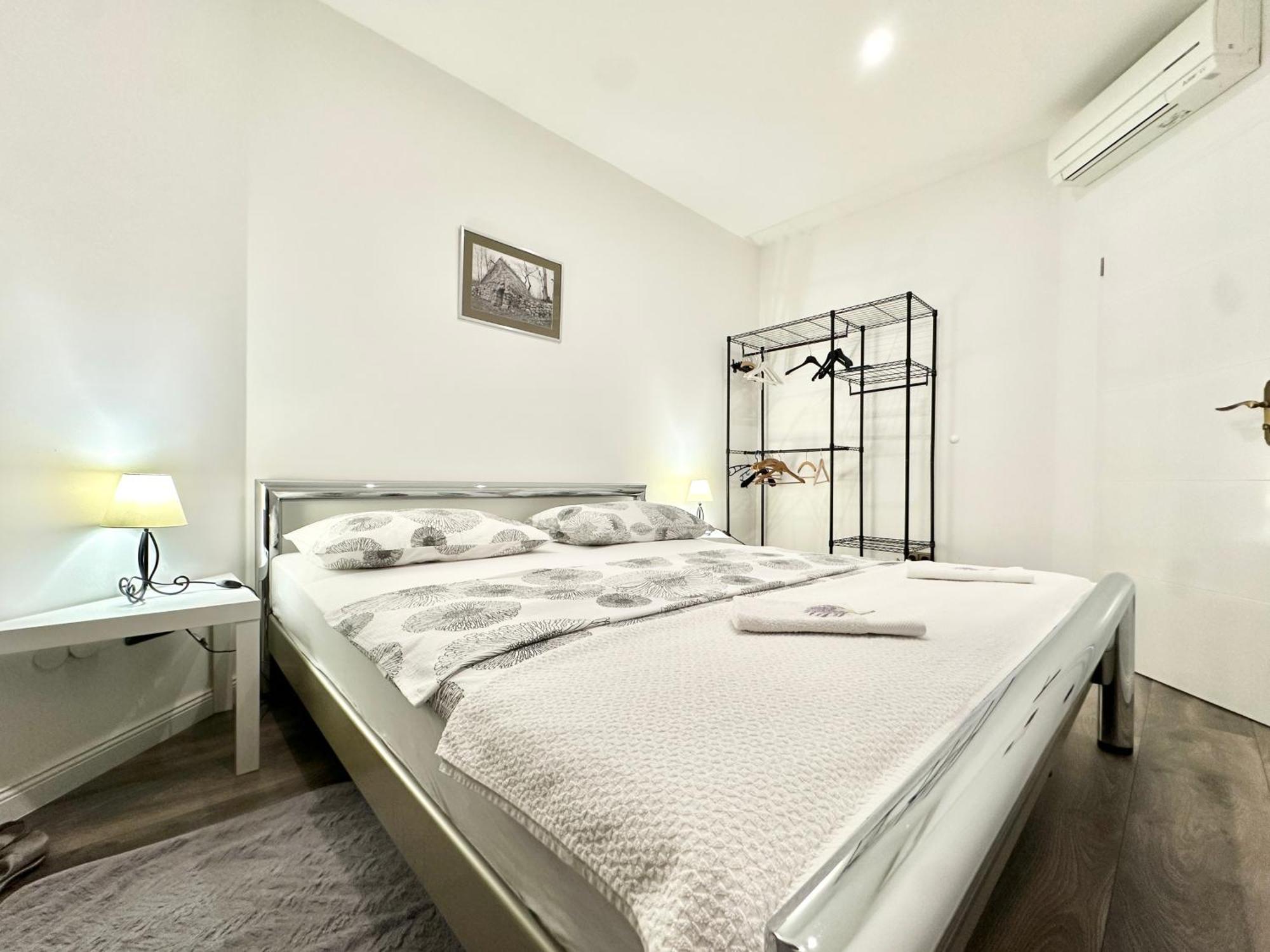 Villa Andrijana - Exclusively Yours - Family Getaway With Private Pool Kaštela Екстериор снимка