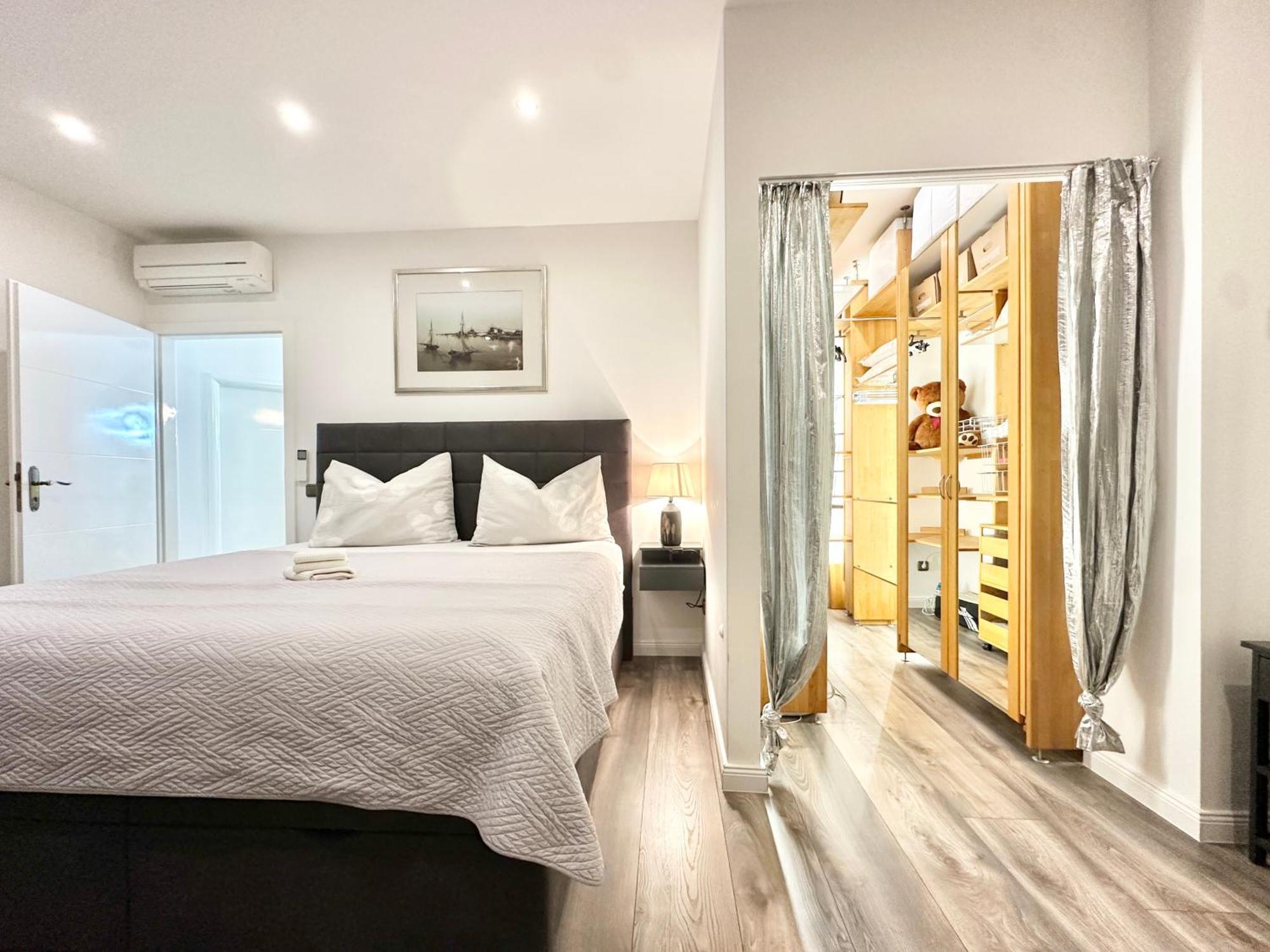 Villa Andrijana - Exclusively Yours - Family Getaway With Private Pool Kaštela Екстериор снимка